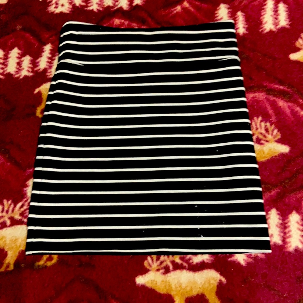 Black and white striped mini skirt. Size xs